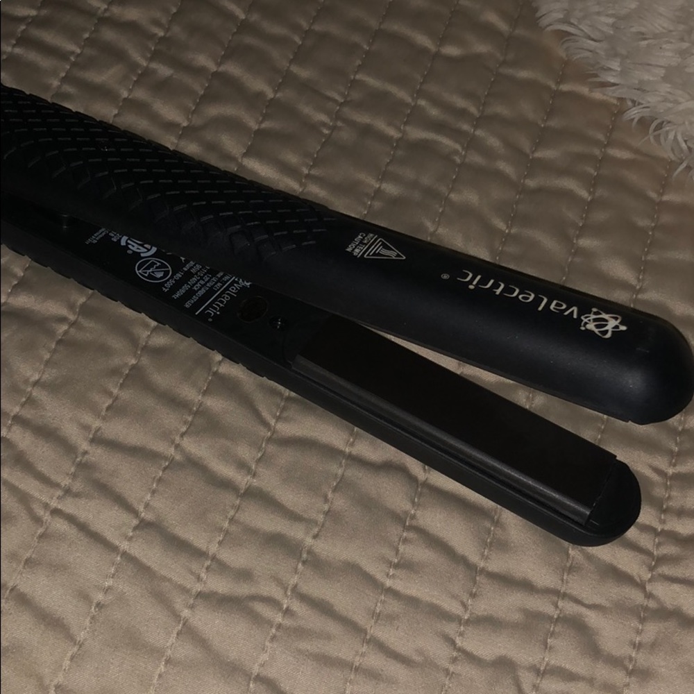 Valectric flat iron